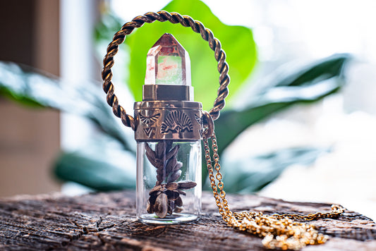 Large Quartz Forager Necklace