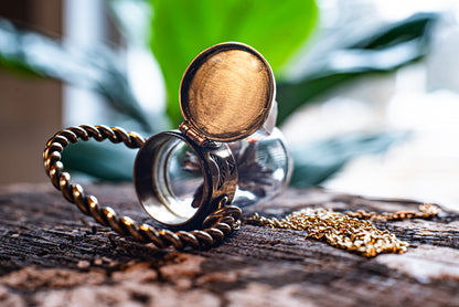 Large Quartz Forager Necklace